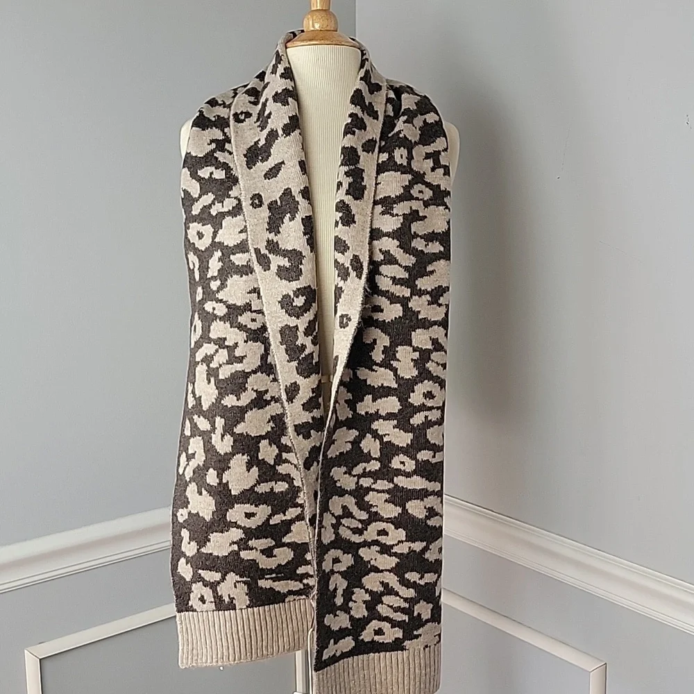 LOOK BY M Leopard Print Merino Wool Blend Reversible‎ Brown Cream Winter Scarf
